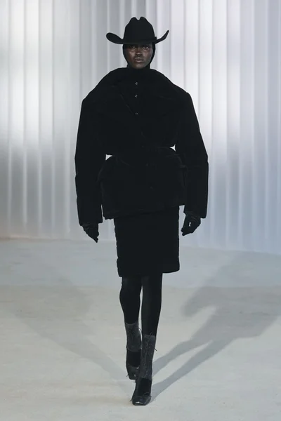 Look 35